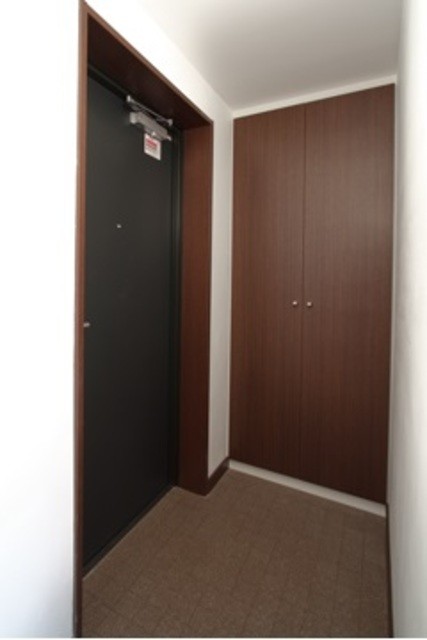 ※写真は同タイプ住戸です。(玄関)