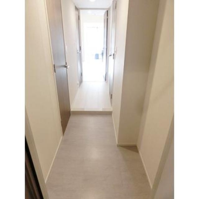 ※写真は同タイプ住戸です。(玄関)