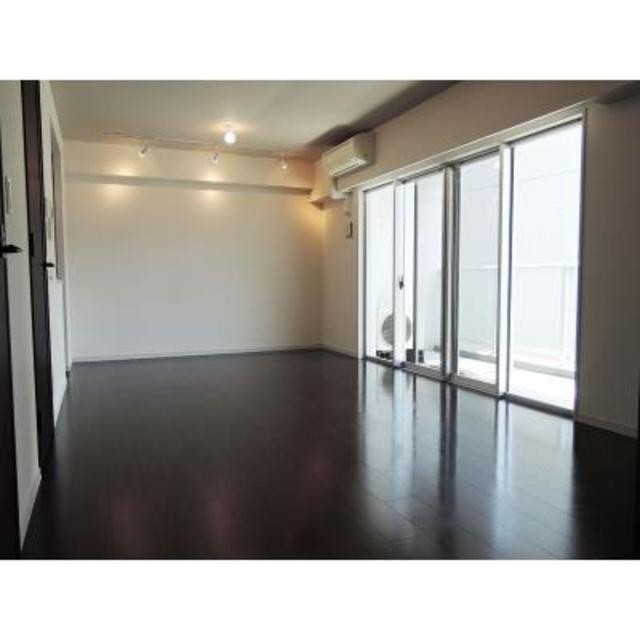 ※写真は同タイプ住戸です。(居間)