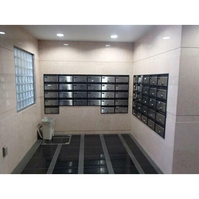 宅配ボックス完備