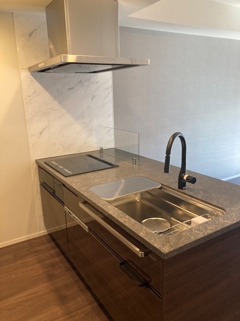 ※写真は同タイプ住戸です。(キッチン)