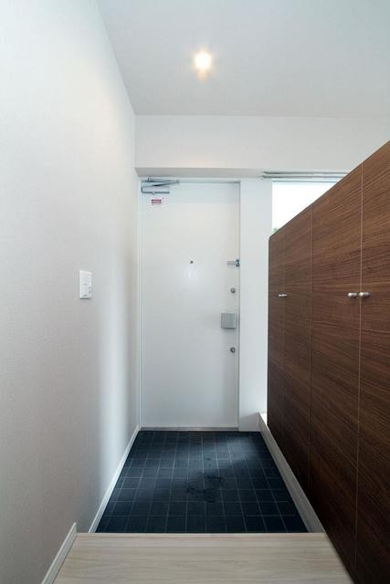 ※写真は同タイプ住戸です。(玄関)