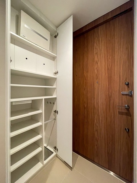 ※写真は同タイプ住戸です。(玄関)