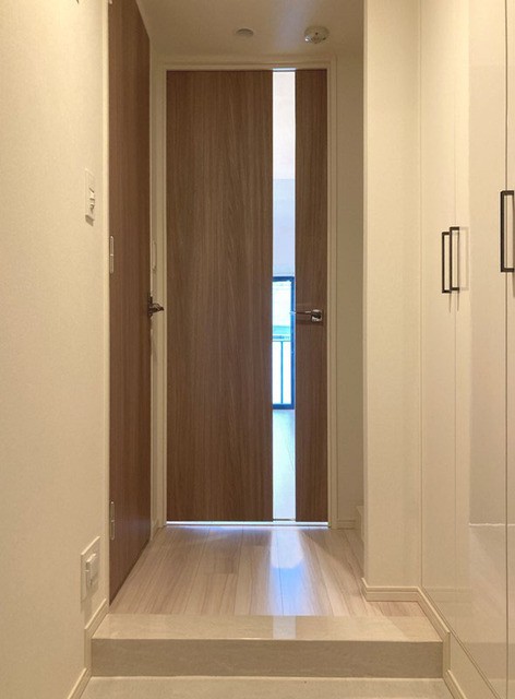 ※写真は同タイプ住戸です。(玄関)