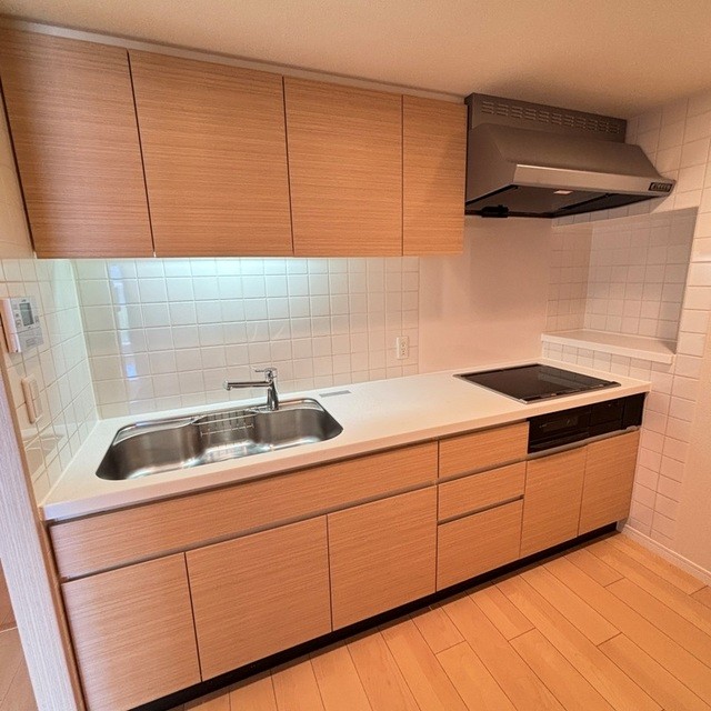 ※写真は同タイプ住戸です。(キッチン)