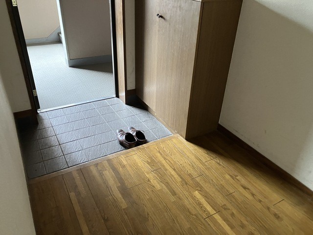 (玄関)
