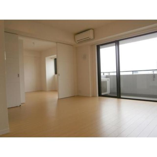 ※写真は同タイプ住戸です。(居間)