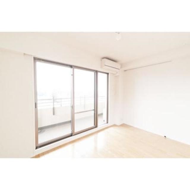 ※写真は同タイプ住戸です。(居間)