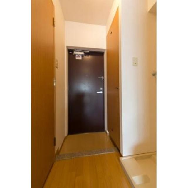 ※写真は同タイプ住戸です。(玄関)