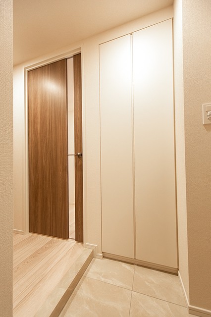 ※写真は同タイプ住戸です。(玄関)