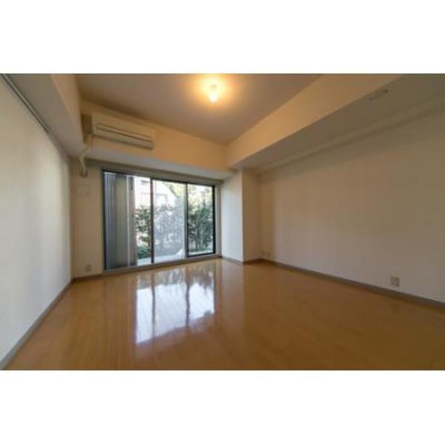 ※写真は同タイプ住戸です。(居間)