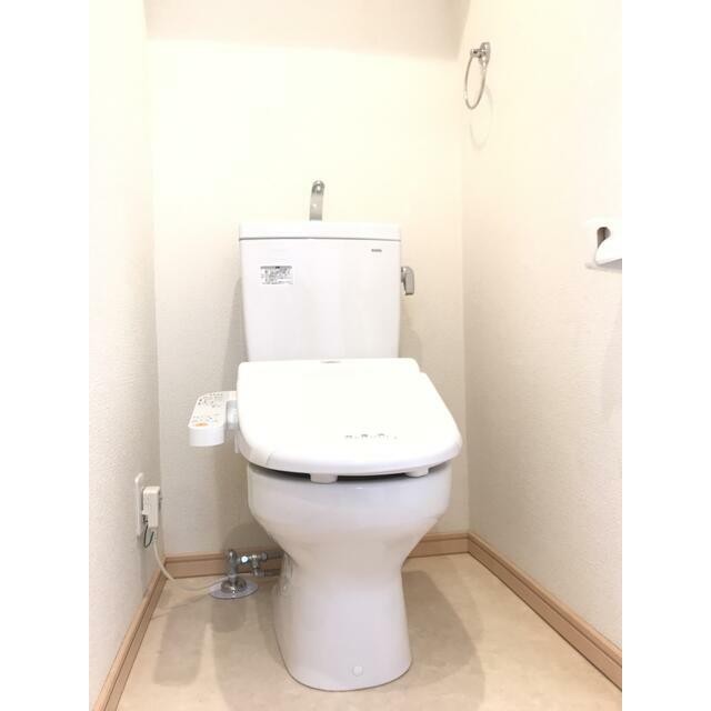 温水洗浄付便座(内装)