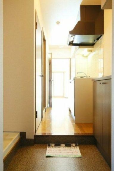 ※同仕様写真を含む(玄関)