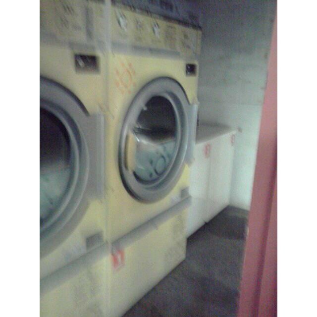 1F コインランドリー