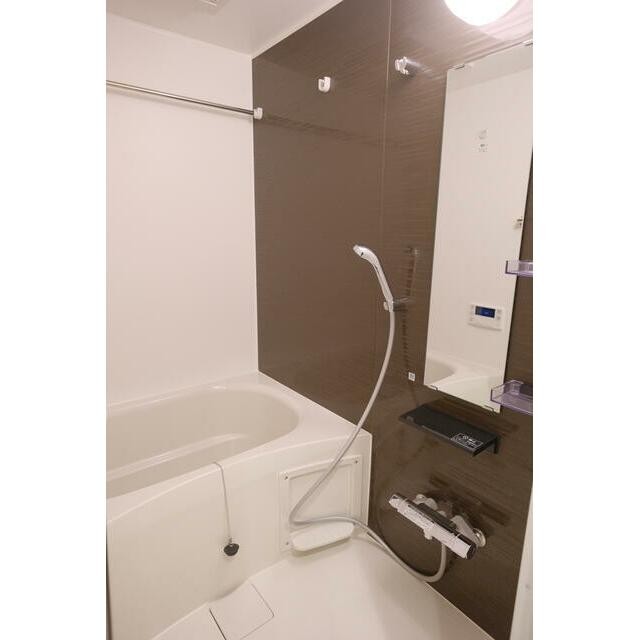 同物件他号室のため、室内フローリング等配色が異なります。(風呂)