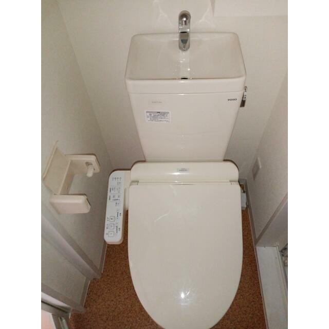 シャワー付きトイレ(内装)