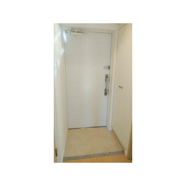 ※同仕様写真含む(玄関)