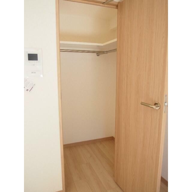 ウォークインクローゼット(内装)