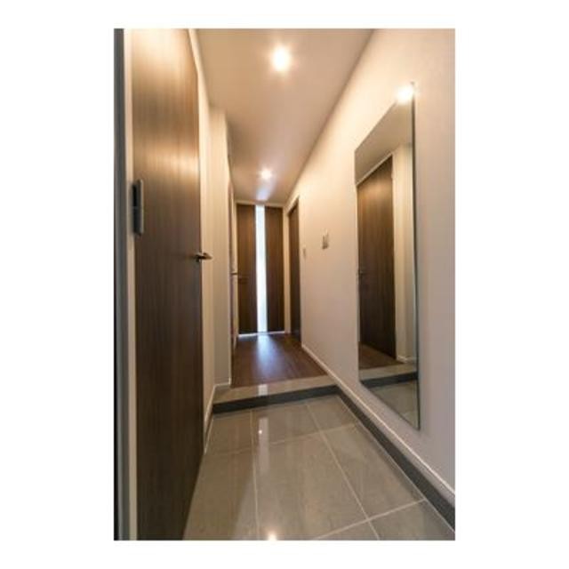 ※写真は同タイプ住戸です。(玄関)