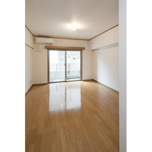 ※写真は同タイプ住戸です。(居間)