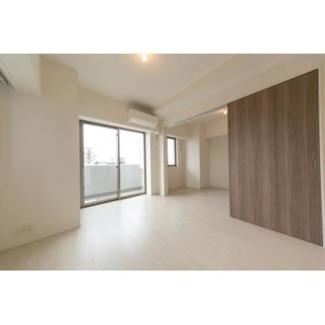 ※写真は同タイプ住戸です。(居間)