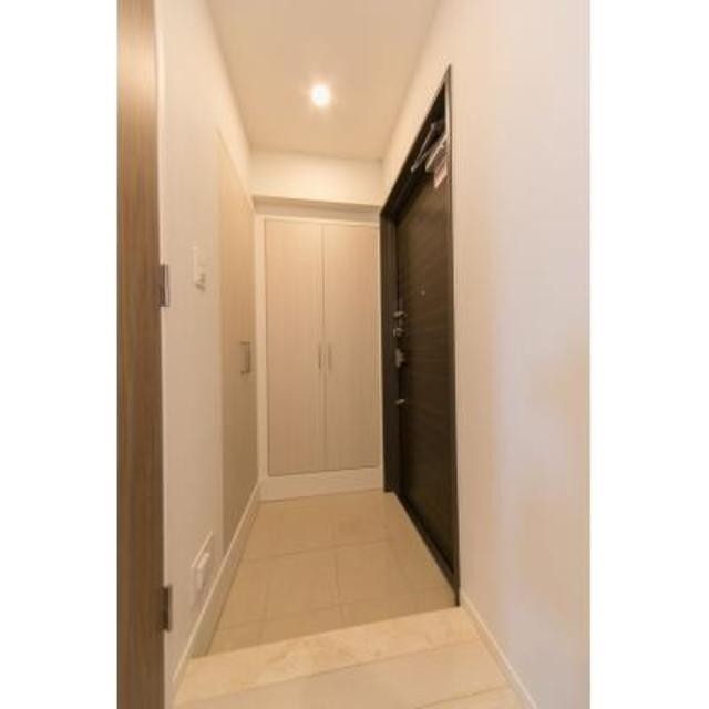 ※写真は同タイプ住戸です。(玄関)