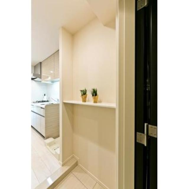 ※写真は同タイプ住戸です。(玄関)