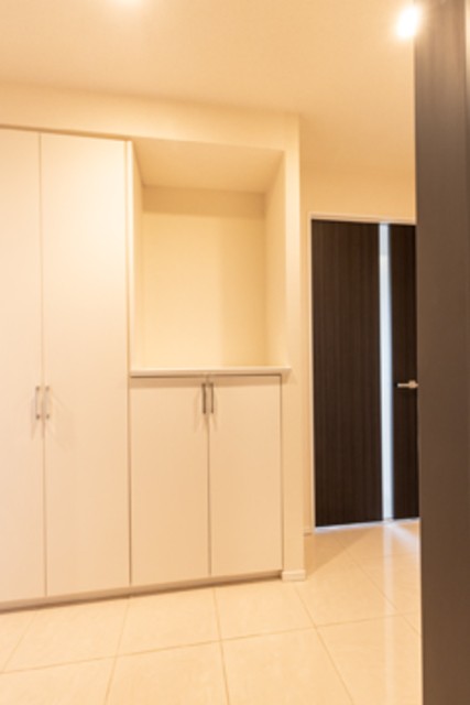 ※写真は同タイプ住戸です。(玄関)