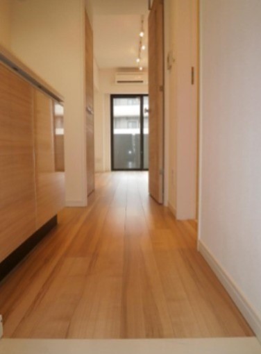 ※同仕様写真含む(玄関)