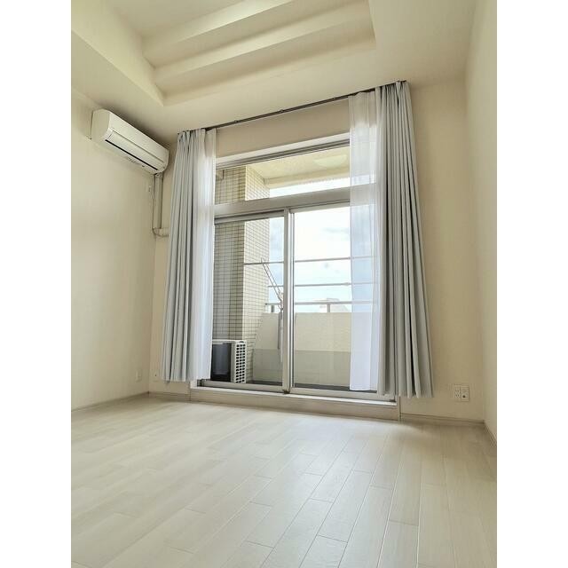 天井の高い洋室♪(居間)