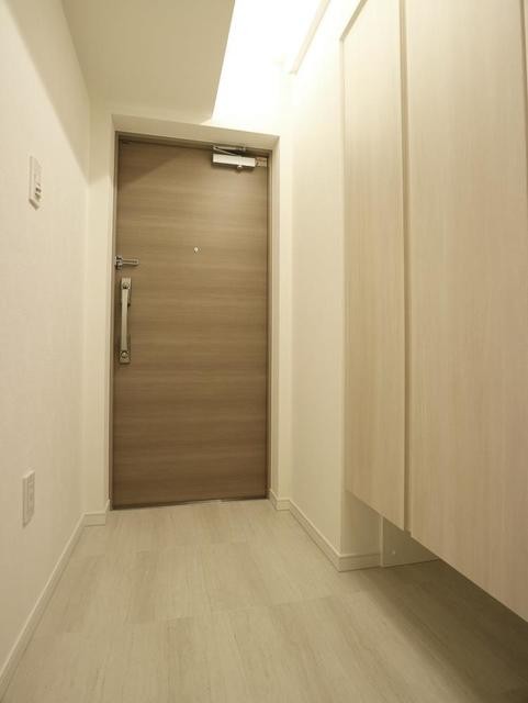 ※写真は同タイプ住戸です。(玄関)