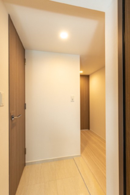 ※写真は同タイプ住戸です。(玄関)