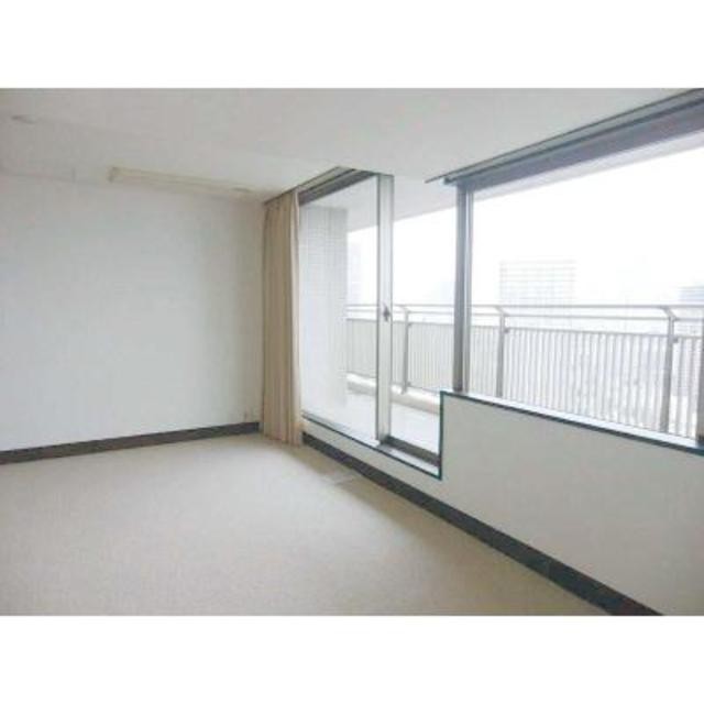 ※写真は同タイプ住戸です。(居間)