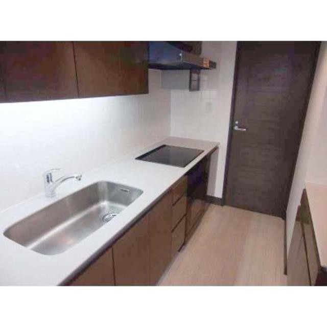 ※写真は同タイプ住戸です。(キッチン)