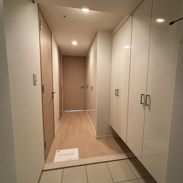 ※写真は同タイプ住戸です。(玄関)