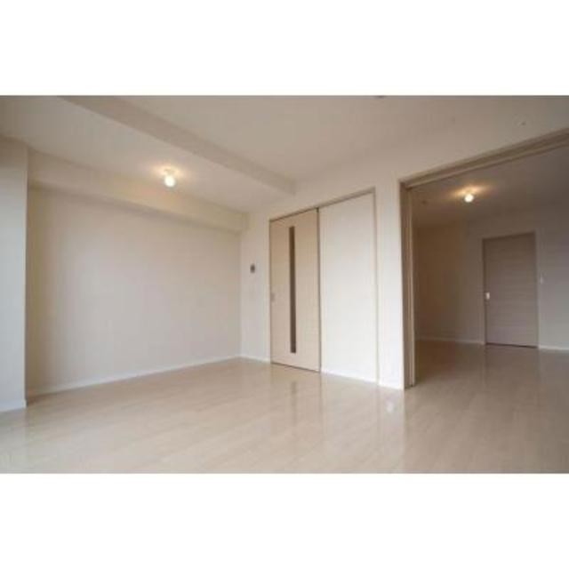 ※写真は同タイプ住戸です。(居間)