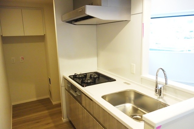 ※写真は同タイプ住戸です。(キッチン)