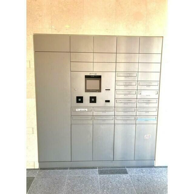 宅配ボックス完備