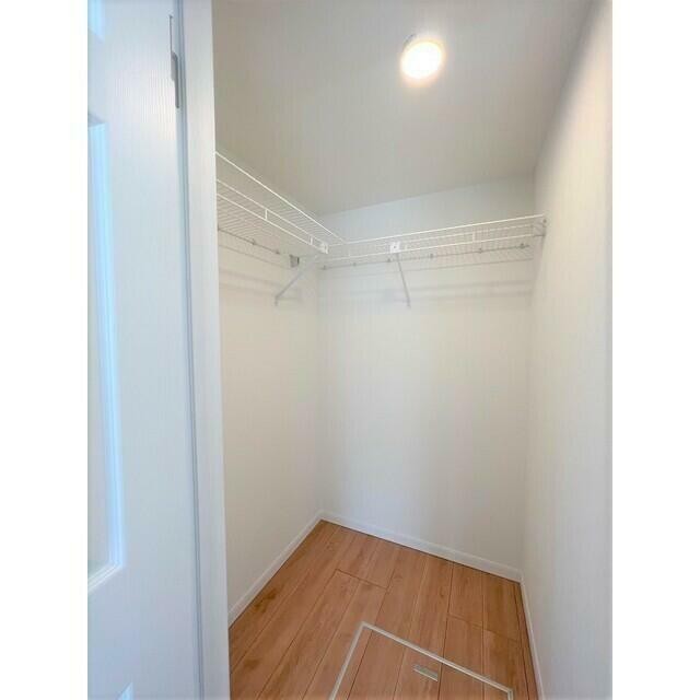 ウォークインクローゼット(内装)