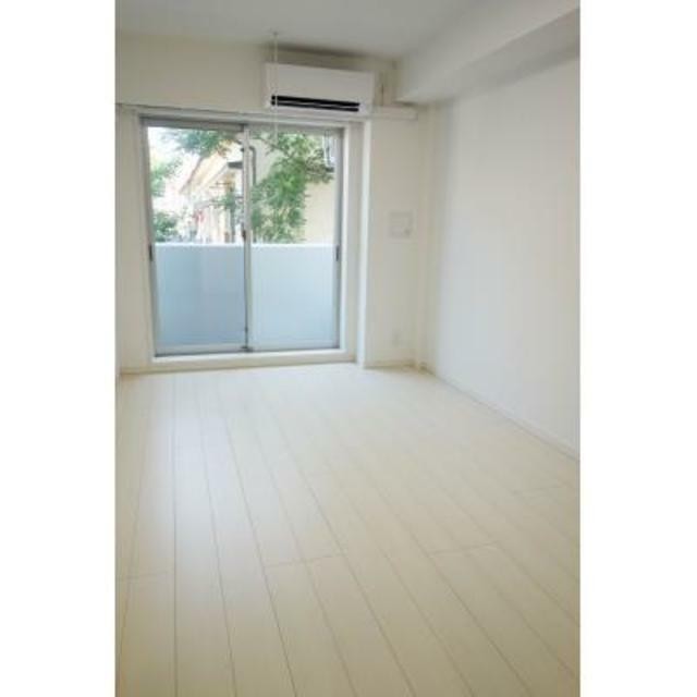 ※写真は同タイプ住戸です。(居間)