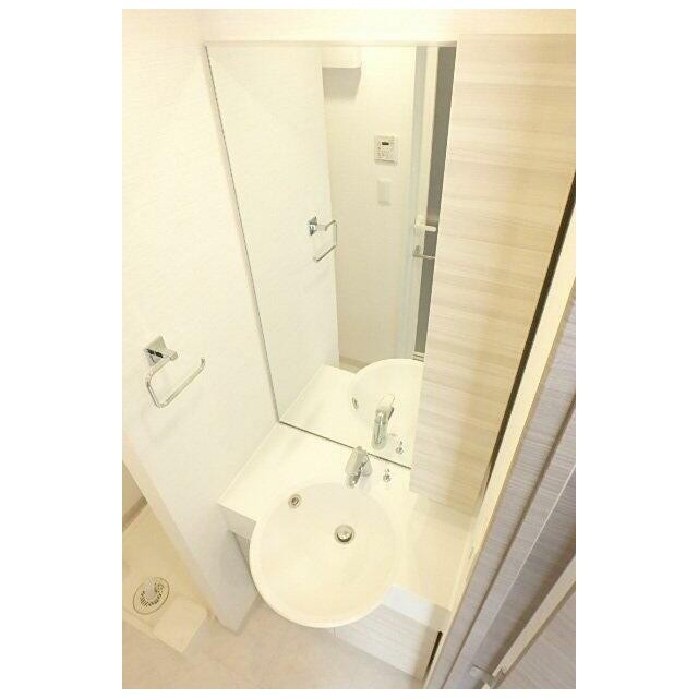 コンパクトで使いやすい洗面所(内装)