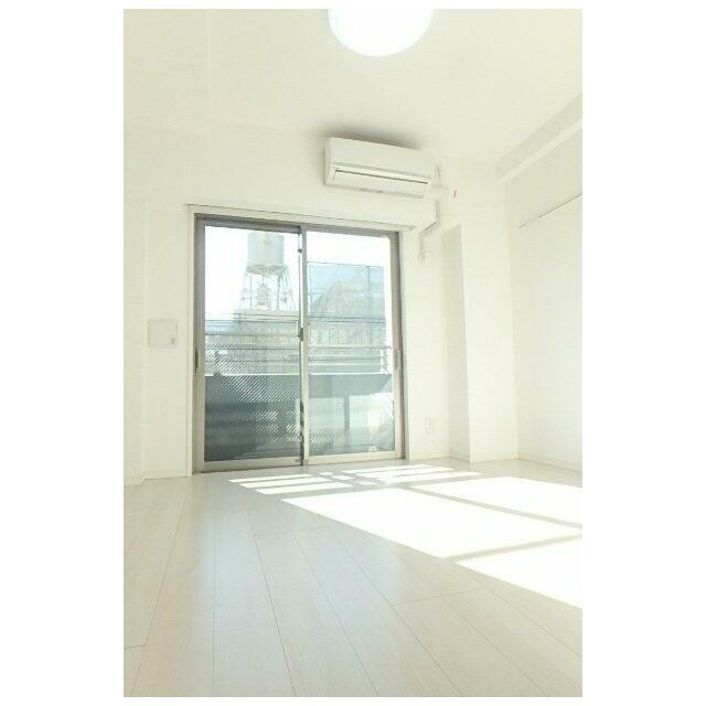 ゆったりした洋室です(居間)