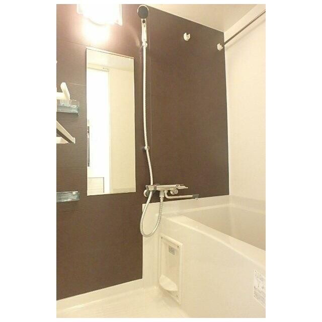 落ち着いた空間のお風呂です(風呂)