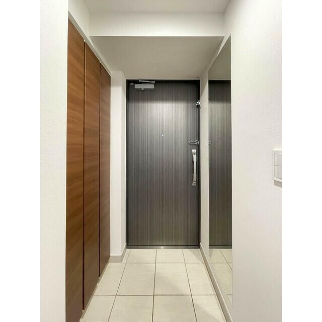 ※同仕様写真含む(玄関)