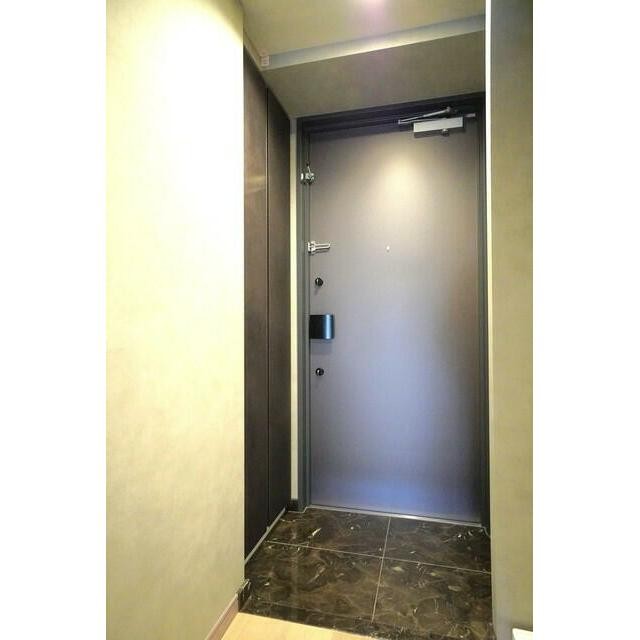 ※写真は同タイプ住戸です。(玄関)