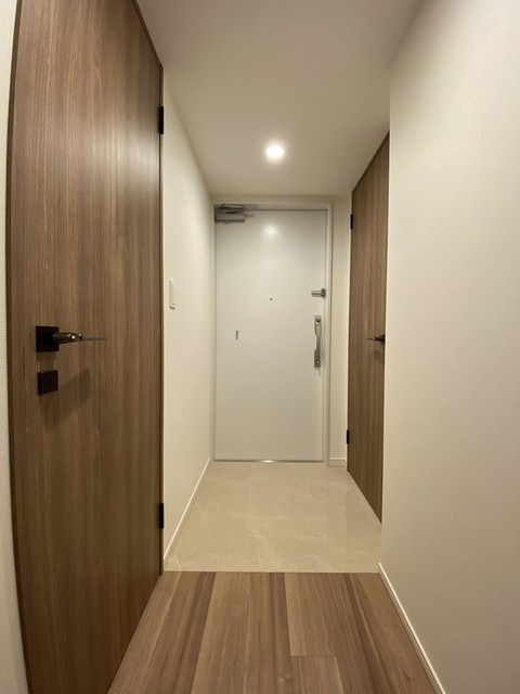 ※写真は同タイプ住戸です。(玄関)