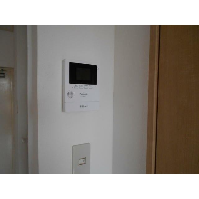 カラーモニター付きインターホン新規設置済み