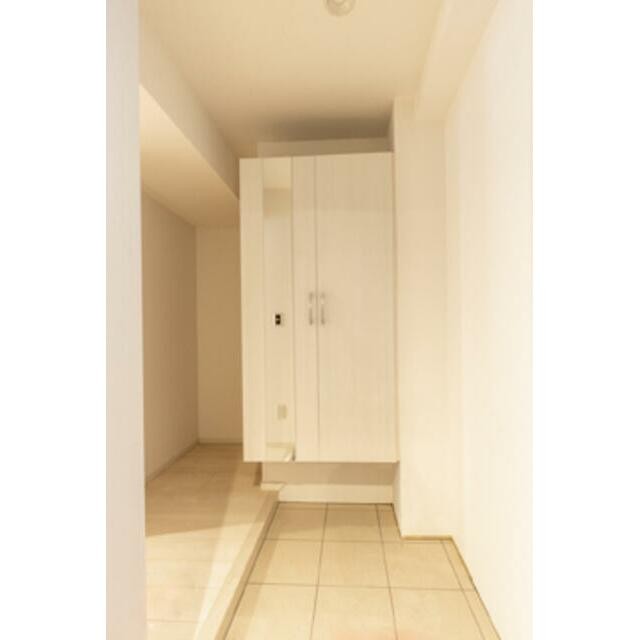 ※同仕様写真含む(玄関)