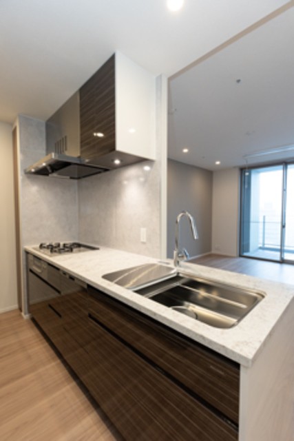 ※写真は同タイプ住戸です。(キッチン)