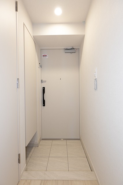 ※写真は同タイプ住戸です。(玄関)